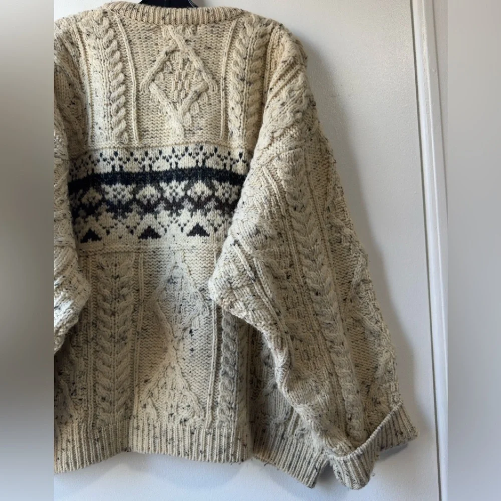 EMS Men’s Vintage V-Neck Sweater Sz M